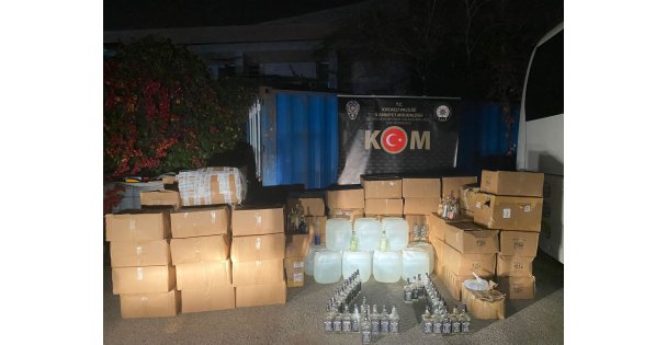 Durdurulan Minibüste 300 Litre Etil Alkol Ele Geçirildi