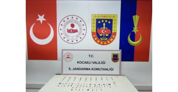 Durdurulan şahsın üstünde 101 tarihi eser ele geçirildi