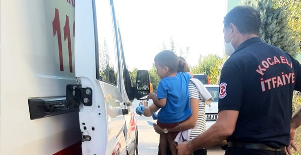 Eli sıkışan çocuğu itfaiye kurtardı