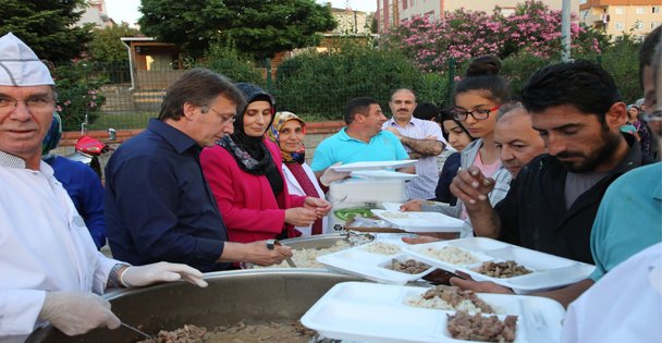 Engelli ve aileleri ile iftarda buluştu