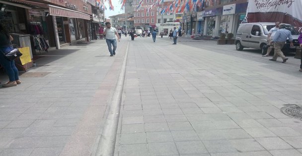 Engelli yolları kaldırıldı!