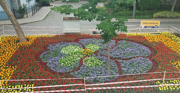 Eskihisar Rengarenk Çiçeklerle Donatıldı