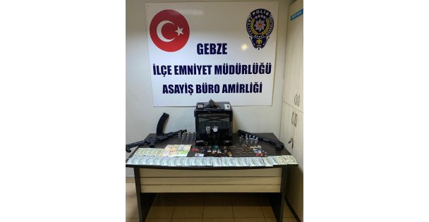 Evden çelik kasa hırsızlığı: 5 şüpheliden 4'ü gözaltında