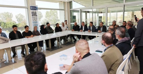 Evlerine giremeyen ailelere moral ziyareti