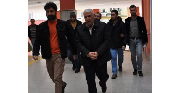 FETÖ'den gözaltına alınan 5 kişi adliyede