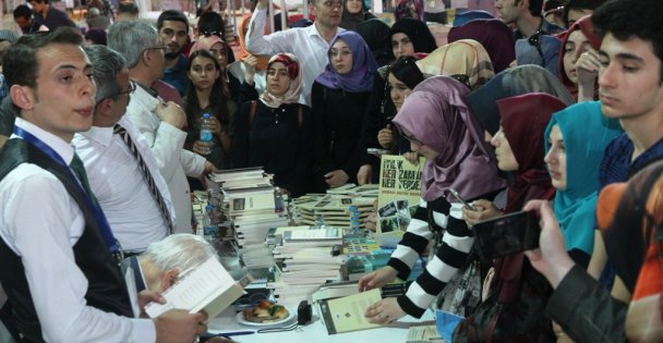 Fuarda herkes düşüncesini yazıyor