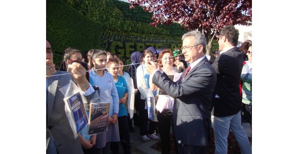 Gebze bölgesinde Ağaçlar kitap açtı