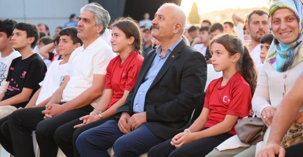 Gebze Kent Meydanı'nda Milli Maç Coşkusu!