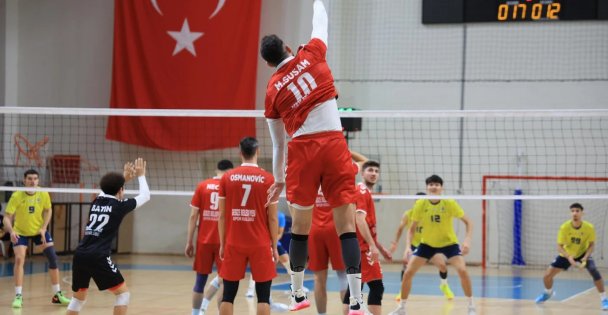 Gebze Valeybol Takımı Fenerbahçe'ye Karşı Galip