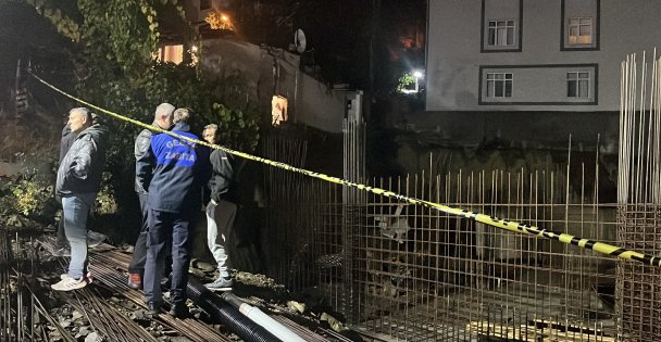 Gebze'de inşaat temeli yanındaki müstakil evin duvarı çöktü, 4 kişilik aile tahliye edildi