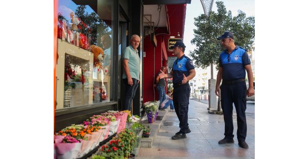 Gebze'de Kaldırım İşgallerine Zabıta Müdahalesi