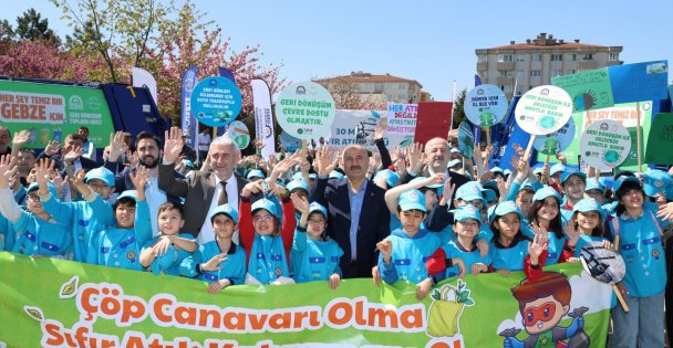 Gebze'de öğrencilerden 'Sıfır Atık” Projesine destek yürüyüşü