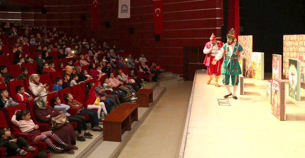 Gebzeli çocukların tiyatro keyfi