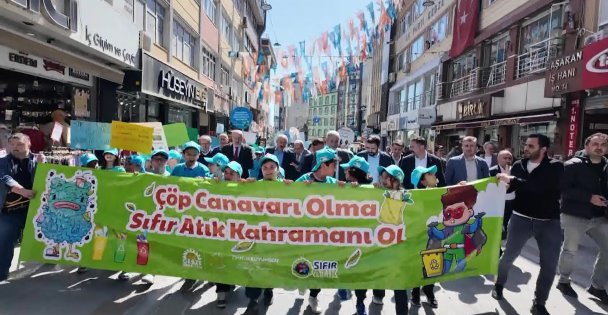 Gebzeli öğrencilerden Sıfır Atık Projesi'ne destek yürüyüşü