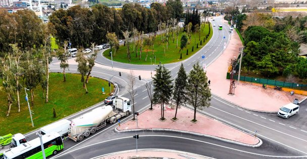 Gebze'nin kilit noktasında trafiği rahatlatan çalışma tamamlandı;  Ressamların değil, Büyükşehir'in eli değdi