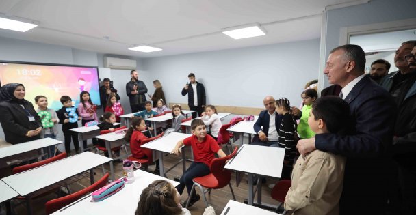 Geleceğimizin teminatı gençler için 17. Bilgievi Körfez İlçesi'nde açıldı  Başkan Büyükakın: 'Eseri olmayanın yerinde yeller eser”