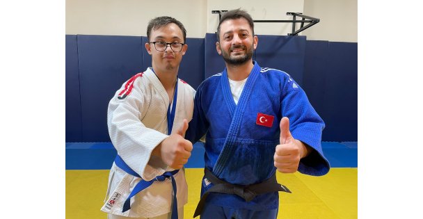 Genç antrenörün yetiştirdiği