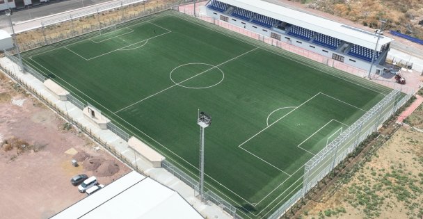 Gençler için bir futbol sahası da Alikahya'ya