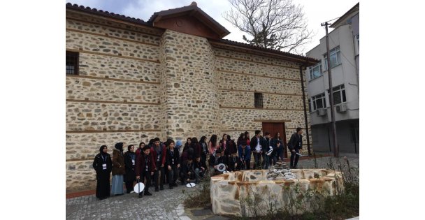 Gençlere Sahip Çıkmak Devlet ve Milletimizin Geleceğine Sahip Çıkmaktır