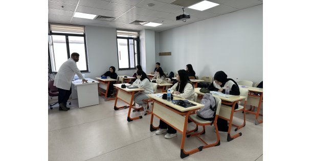 Gençlik Merkezi'nde üniversiteye hazırlık maratonu başladı