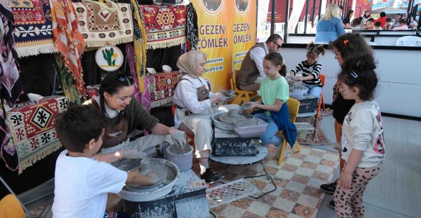 'Gezen Çömlek Atölyesi” çocukların ilgi odağı oldu