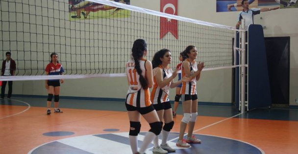 Gökşen Mustafa Yücel Anadolu Lisesi şampiyon