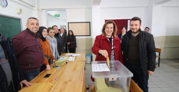 Gönül oyunu kullandı