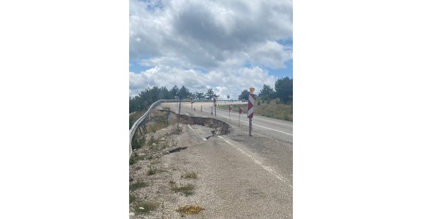 Göynük'te geçen yıl çöken yol yapılmayı bekliyor