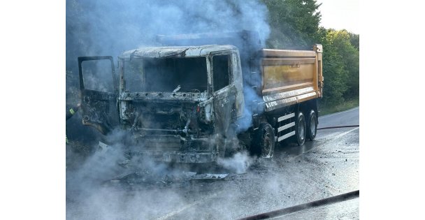 Hafriyat kamyonu alevlere teslim oldu