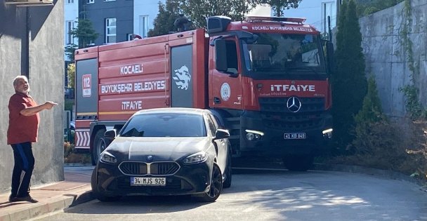 Hatalı park yangına giden itfaiye aracına geçit vermedi