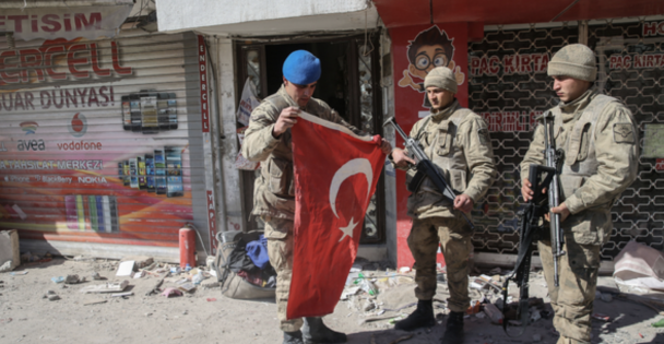 Hatay'da görevli 2 bin 723 Mehmetçik yaraları sarmaya devam ediyor