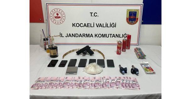 İki ikamette 1 kilo 25 gram metamfetamin ele geçirildi