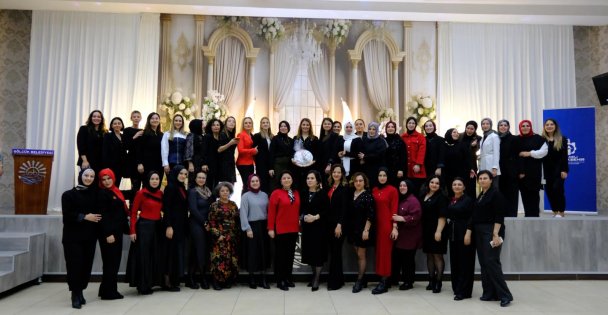 İlham veren kadınlar Gölcük'te moral depoladı