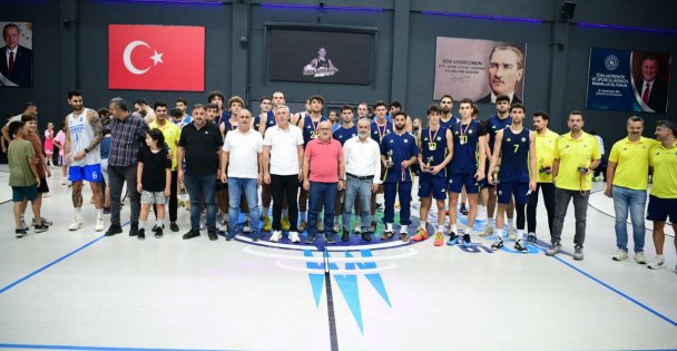 İlkan Karaman Turnuvası'nın kazananı Çayırova Belediyesi