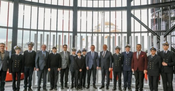 İMEAK DTO Kocaeli, yılın son meclisini Büyükakın'ın katılımıyla yaptı