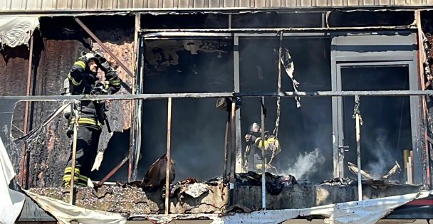 İş yerinde yangın paniği: 1 kişi dumandan etkilendi