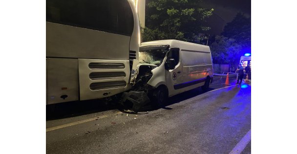 İzinsiz alınan araçla ortalığı savaş alanına çevirdiler: 3 yaralı