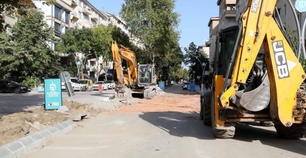 İzmit Atatürk Bulvarı'nda Asfalt Serimine Başlandı