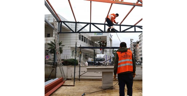 İzmit Eren Camii'ne yeni sundurma