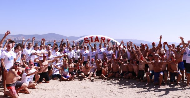 İzmit Körfezi'ni yüzerek geçtiler