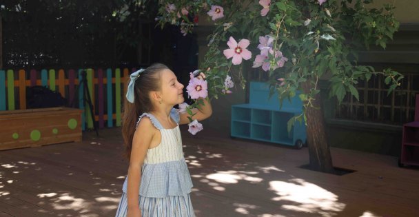 İzmit Ulugazi İlkokulu'na masal gibi bir bahçe