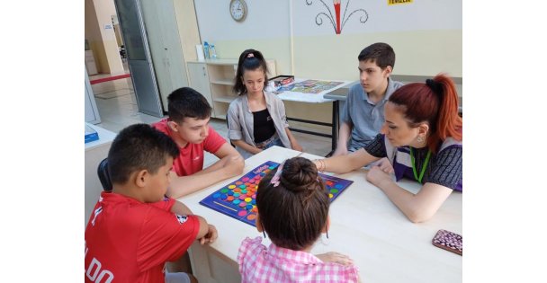 İzmit'te çocuklar zeka oyunlarıyla gelişiyor