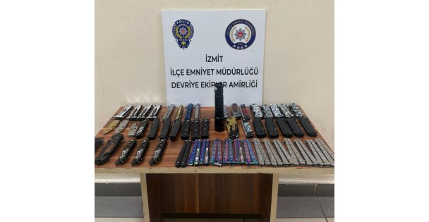 İzmit'te iki çocuğun üzerinde 52 kesici alet ele geçirildi