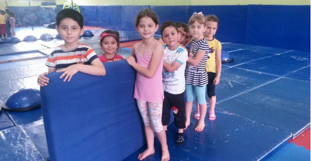 Jimnastikçiler kontrolü öğreniyor!