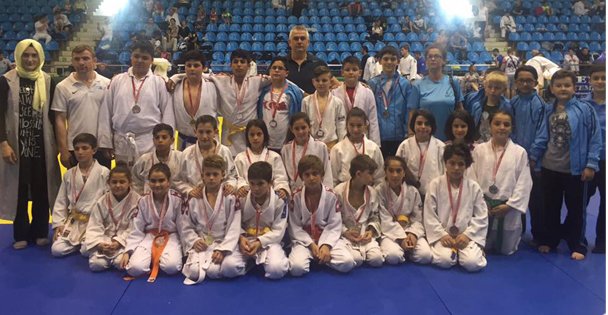 Judocular Farkını Gösterdi