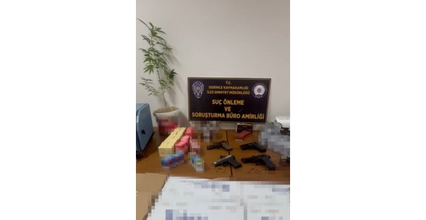 Kaçak tütüncüye operasyon: Silahlar ele geçirildi