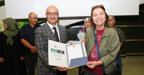 Kadıllı, Ahatlı ve Cumaköy'de 843 Hak Sahibi Tapularına Kavuştu