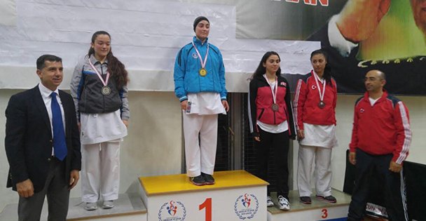 Kağıtsporlu Karateciler Yine Birinci Sırada