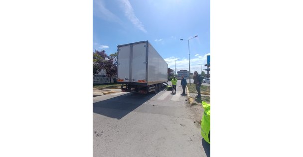 Kamyon ile çarpışan motosikletin sürücüsü yaralandı