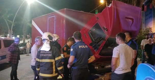 Kamyoneti yanmaktan kurtardılar